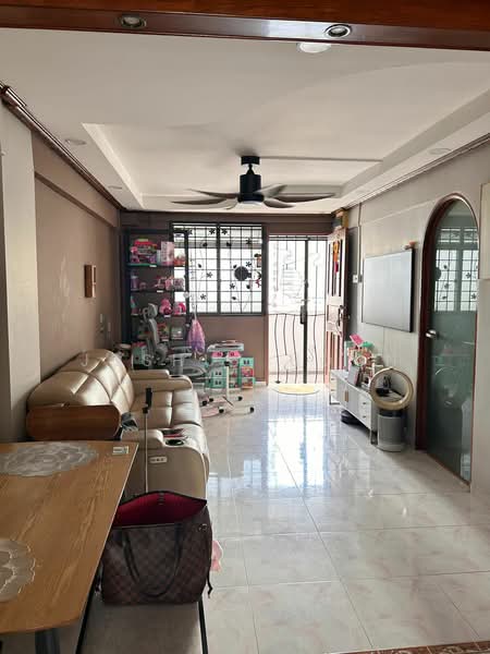 85A Lorong 4 Toa Payoh, 85A Lorong 4 Toa Payoh, Room Rental, 125 sqft, HDB Flat For Rent, by Joshua Boon, 500100543 - Living Room - PropertyGuru.com.sg