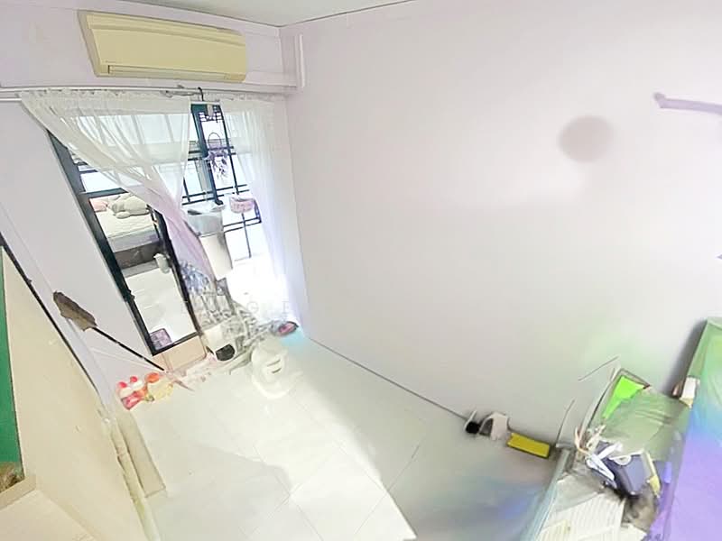 350 Tampines Street 33 HDB Flat For Sale at S$ 668,888 | PropertyGuru Singapore - Bedroom