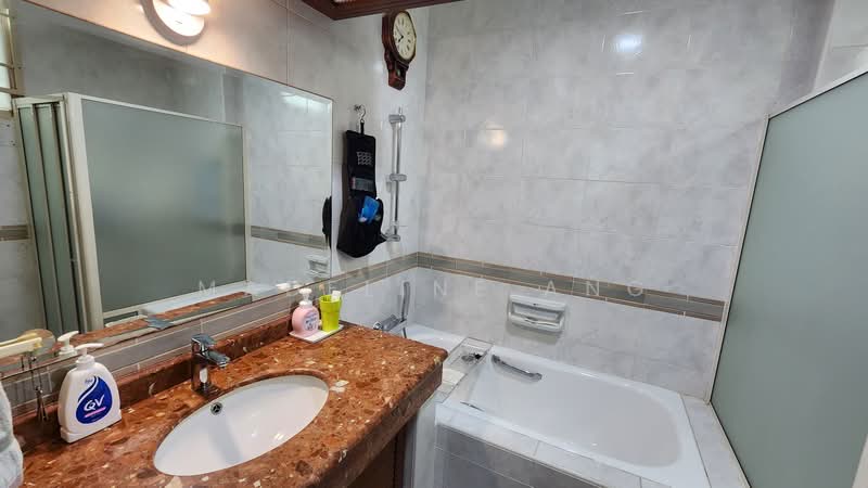 Northvale Condominium For Sale at S$ 1,320,000 | PropertyGuru Singapore - Bathroom