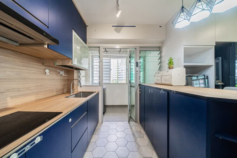 468A Yishun Street 43 HDB Flat For Sale at S$ 600,000 | PropertyGuru Singapore - Kitchen