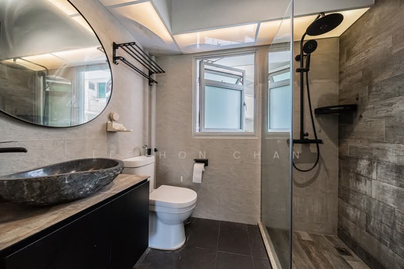 468A Yishun Street 43 HDB Flat For Sale at S$ 600,000 | PropertyGuru Singapore - Bathroom