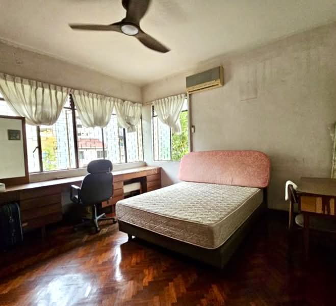 ❤️❤️ $8.XXM. BUILD YOUR DREAM HOME. RECTANGLE LAND. WIDE FRONTAGE. ☎️ JEAN 93571119, Watten estate/Hillcrest/Greenwood/Greendale, 4 Bedrooms, 2,000 sqft, Semi-Detached House For Sale, by Jean Ong, 500100567 - Bedroom - PropertyGuru.com.sg
