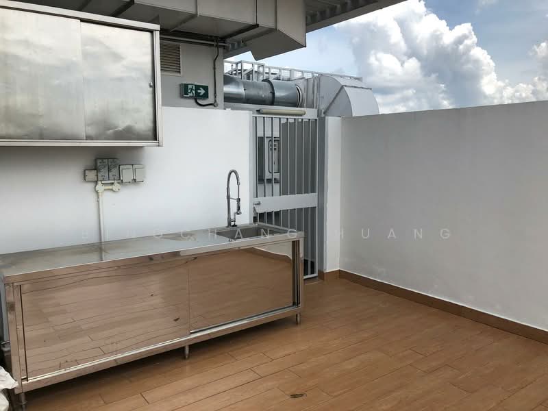 Kingsford Hillview Peak Condominium For Sale at S$ 1,980,000 | PropertyGuru Singapore - Exterior