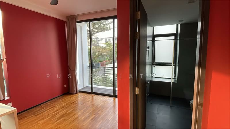 Chestnut Residences, Dairy Farm Crescent, 4 Bedrooms, 3,590 sqft, Terraced House For Rent, by Pushpa Lathaa, 500100576 - Junior master bedroom - PropertyGuru.com.sg