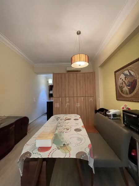 Eastpoint Green Condominium For Sale at S$ 1,400,000 | PropertyGuru Singapore - Dining Room