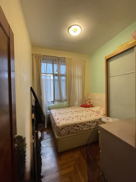 Eastpoint Green Condominium For Sale at S$ 1,400,000 | PropertyGuru Singapore - Bedroom