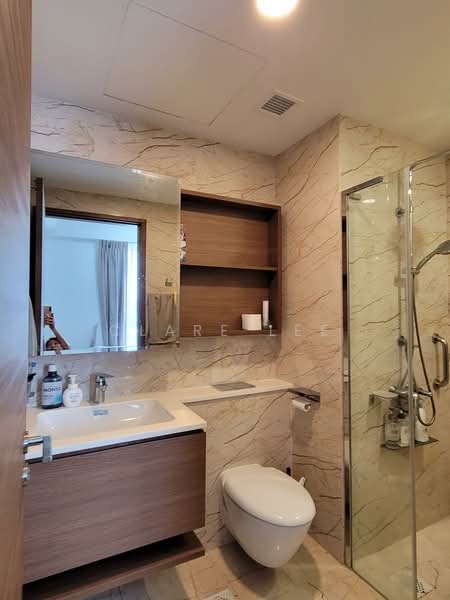 Queens Peak, 1 Dundee Road, 1 Bedroom, 431 sqft, Condominium For Rent, by Clare Lee, 500100602 - Bathroom - PropertyGuru.com.sg