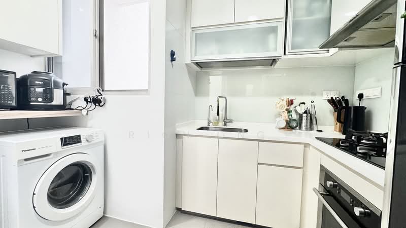 Heron Bay, 53 Upper Serangoon View, 2 Bedrooms, 775 sqft, Executive Condominium For Sale, by Rion Ong, 500100606 - Kitchen - PropertyGuru.com.sg