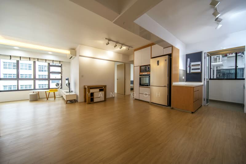 293B Compassvale Crescent, 293B Compassvale Crescent, 3 Bedrooms, 1,001 sqft, HDB Flat For Sale, by Iyan Goh, 500100610 - Living Room - PropertyGuru.com.sg