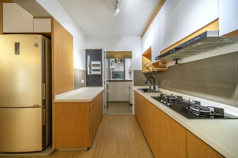 293B Compassvale Crescent, 293B Compassvale Crescent, 3 Bedrooms, 1,001 sqft, HDB Flat For Sale, by Iyan Goh, 500100610 - Kitchen - PropertyGuru.com.sg