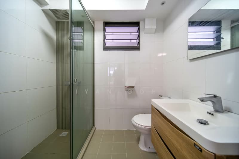 293B Compassvale Crescent, 293B Compassvale Crescent, 3 Bedrooms, 1,001 sqft, HDB Flat For Sale, by Iyan Goh, 500100610 - Bathroom - PropertyGuru.com.sg
