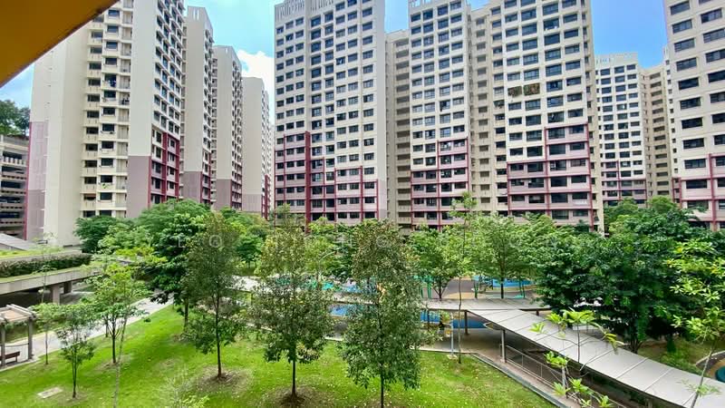 463B Bukit Batok Street 41 HDB Flat For Sale at S$ 820,000 | PropertyGuru Singapore - Exterior