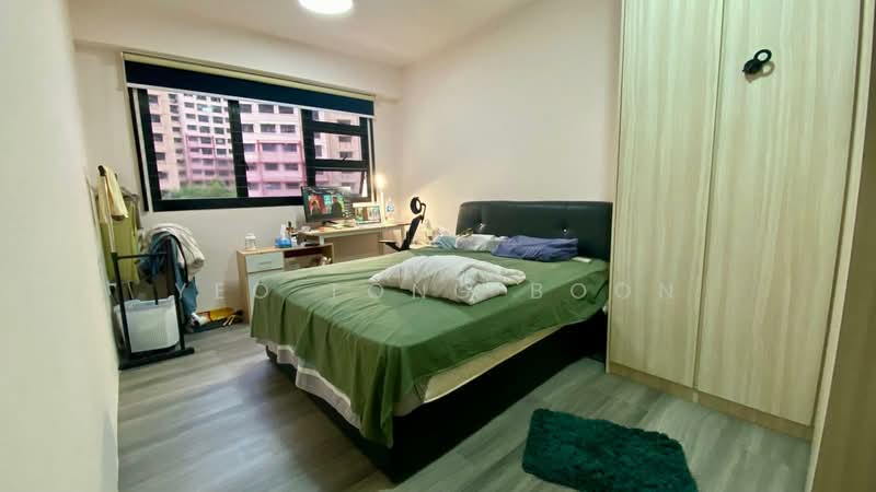 463B Bukit Batok Street 41 HDB Flat For Sale at S$ 820,000 | PropertyGuru Singapore - Bedroom