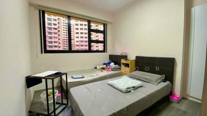 463B Bukit Batok Street 41 HDB Flat For Sale at S$ 820,000 | PropertyGuru Singapore - Bedroom