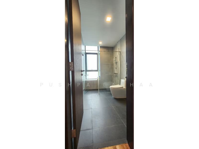 Chestnut Residences, Dairy Farm Crescent, 4 Bedrooms, 3,590 sqft, Terraced House For Rent, by Pushpa Lathaa, 500100612 - Bathroom - PropertyGuru.com.sg