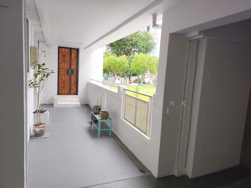 10 Pine Close HDB Flat For Sale at S$ 640,000 | PropertyGuru Singapore - Exterior