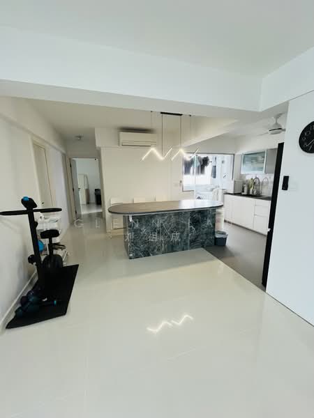 422B Northshore Dr, 422B Northshore Dr, 3 Bedrooms, 1,216 sqft, HDB Flat For Sale, by Glenn Lau 刘祖成, 500100622 - Kitchen - PropertyGuru.com.sg