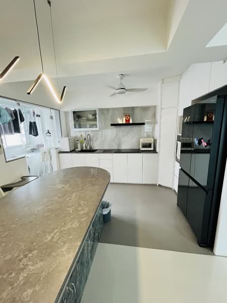 422B Northshore Dr, 422B Northshore Dr, 3 Bedrooms, 1,216 sqft, HDB Flat For Sale, by Glenn Lau 刘祖成, 500100622 - Kitchen - PropertyGuru.com.sg