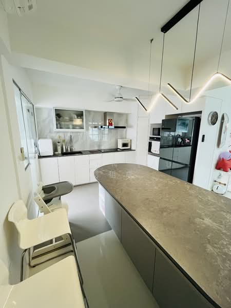 422B Northshore Dr, 422B Northshore Dr, 3 Bedrooms, 1,216 sqft, HDB Flat For Sale, by Glenn Lau 刘祖成, 500100622 - Kitchen - PropertyGuru.com.sg