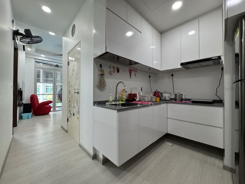 Naung Residence Apartment For Sale at S$ 870,000 | PropertyGuru Singapore - Kitchen