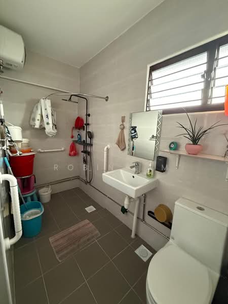 108 Lengkong Tiga HDB Flat For Sale at S$ 1,250,000 | PropertyGuru Singapore - Bathroom