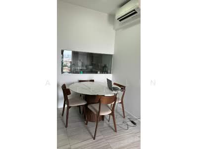 For Rent - Parc Esta