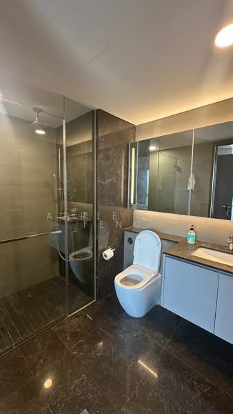 Parc Esta, 906 Sims Avenue, 2 Bedrooms, 829 sqft, Condominium For Rent, by Apple Lin Feng, 500100633 - Bathroom - PropertyGuru.com.sg