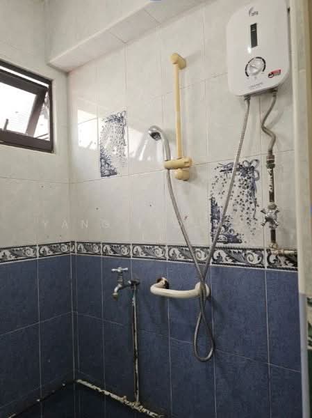 47 Telok Blangah Drive, 47 Telok Blangah Drive, 2 Bedrooms, 650 sqft, HDB Flat For Rent, by Yang (Young) Li, 500100635 - Bathroom - PropertyGuru.com.sg