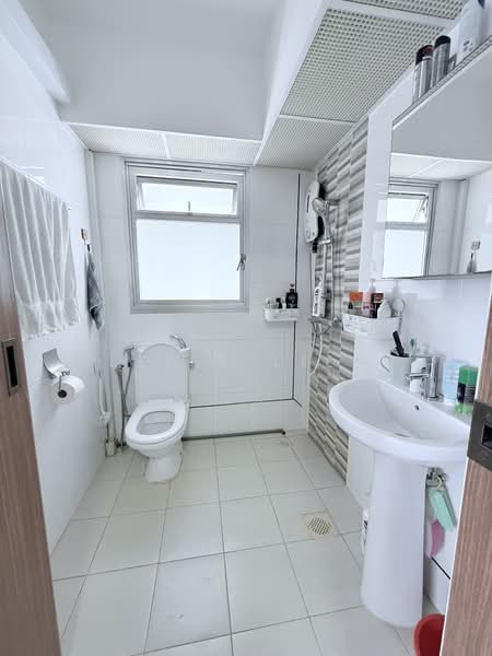 405A Northshore Drive, 405A Northshore Drive, 1 Bedroom, 409 sqft, HDB Flat For Rent, by Elise Liew, 500100638 - Bathroom - PropertyGuru.com.sg