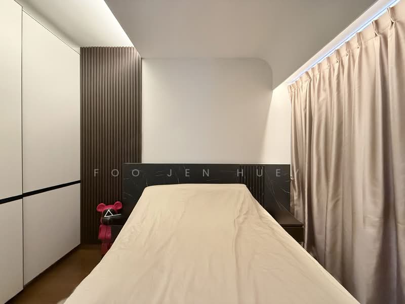 Royalgreen Condominium For Sale at S$ 2,128,888 | PropertyGuru Singapore - Bedroom