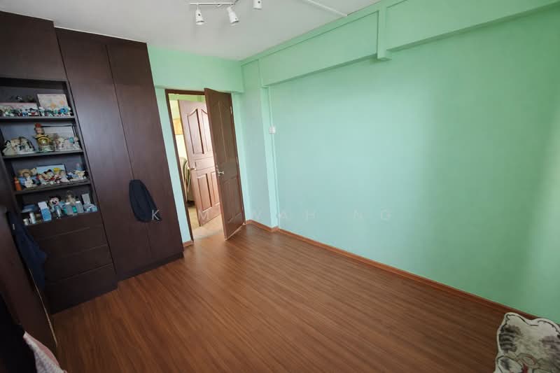 536 Bedok North Street 3 HDB Flat For Sale at S$ 555,000 | PropertyGuru Singapore - Bedroom