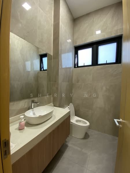 Serangoon Garden Estate, 59 Chartwell Drive, 7 Bedrooms, 9,660 sqft, Semi-Detached House For Sale, by Sherry Ng, 500100657 - Bathroom - PropertyGuru.com.sg