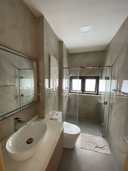 Serangoon Garden Estate, 59 Chartwell Drive, 7 Bedrooms, 9,660 sqft, Semi-Detached House For Sale, by Sherry Ng, 500100657 - Bathroom - PropertyGuru.com.sg