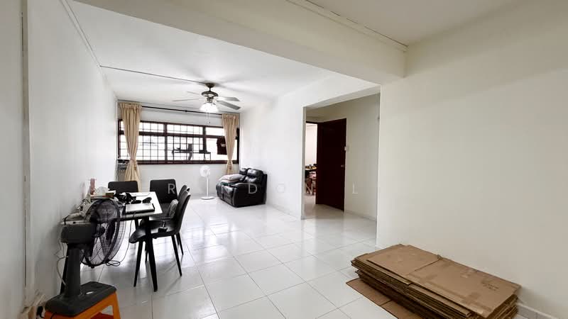 365 Tampines Street 34 HDB Flat For Sale at S$ 645,800 | PropertyGuru Singapore - Living Room