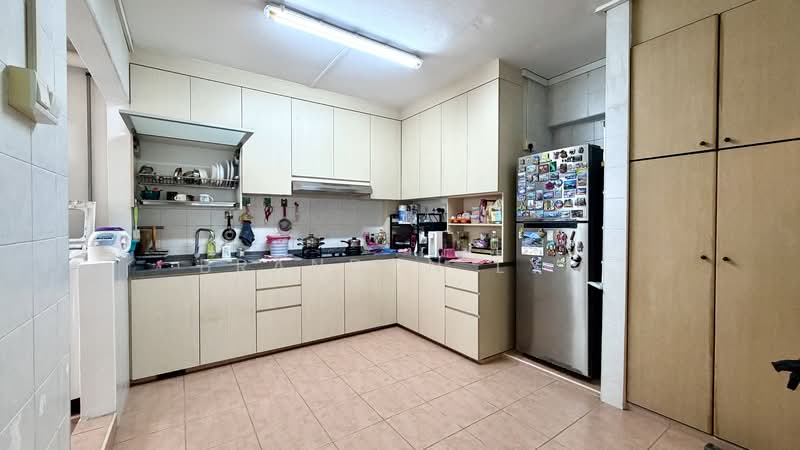 365 Tampines Street 34 HDB Flat For Sale at S$ 645,800 | PropertyGuru Singapore - Kitchen