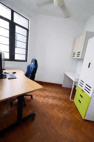 Parc Oasis Condominium For Sale at S$ 1,650,000 | PropertyGuru Singapore - Study