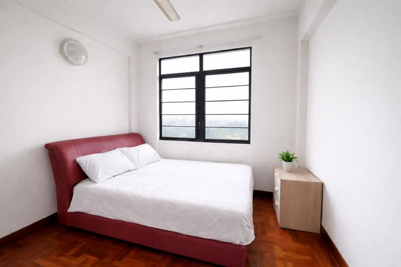 Parc Oasis Condominium For Sale at S$ 1,650,000 | PropertyGuru Singapore - Bedroom