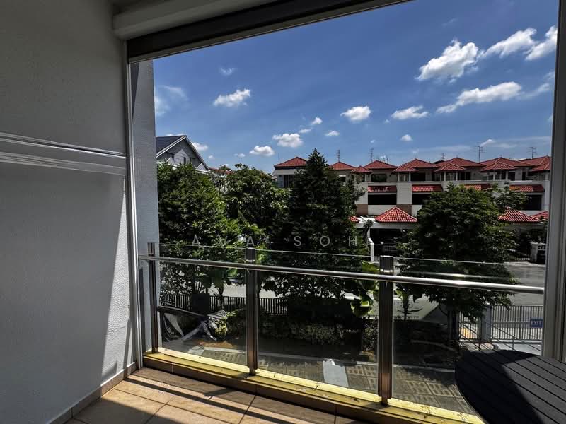 Eastwood Regency Condominium For Sale at S$ 938,000 | PropertyGuru Singapore - Balcony