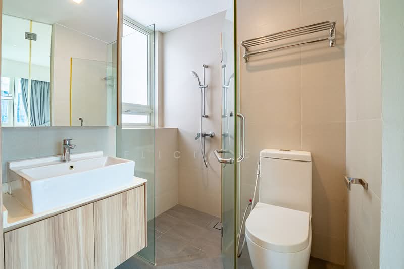 Goldenhill Park Condo, 66 Mei Hwan Drive, 2 Bedrooms, 926 sqft, Condominium For Rent, by Felicia Cai, 500100675 - Bathroom - PropertyGuru.com.sg