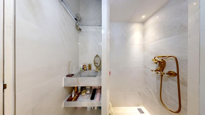 216A Boon Lay View, 216A Boon Lay Avenue, 4 Bedrooms, 1,237 sqft, HDB Flat For Sale, by Johanna Chow, 500100677 - Bathroom - PropertyGuru.com.sg