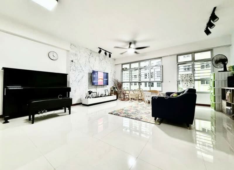 674A Fern Grove @ Yishun, 674A Yishun Avenue 4, 3 Bedrooms, 1,206 sqft, HDB Flat For Sale, by Claudia Ang, 500100685 - Living Room - PropertyGuru.com.sg