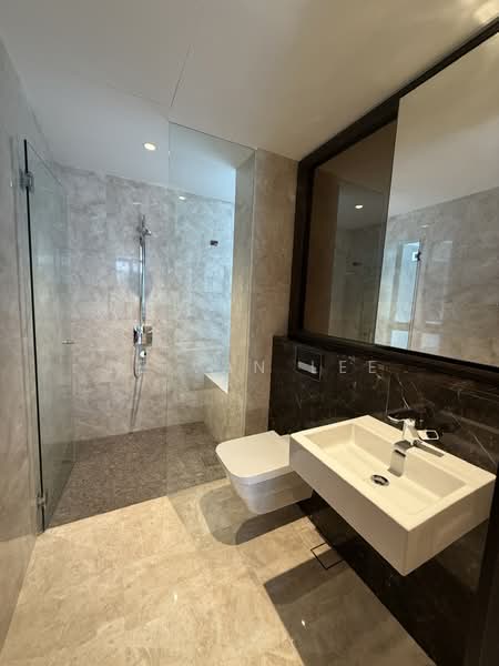 Cape Royale Condominium For Sale at S$ 5,963,000 | PropertyGuru Singapore - Bathroom 2