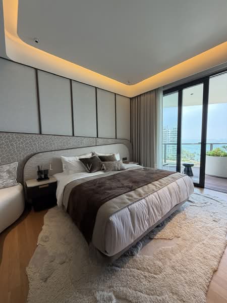 Cape Royale Condominium For Sale at S$ 5,963,000 | PropertyGuru Singapore - Master Bedroom