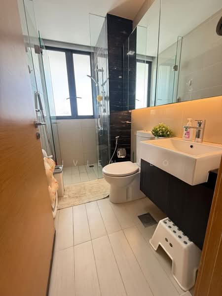 Hedges Park Condominium, 71 Flora Drive, 2 Bedrooms, 764 sqft, Condominium For Rent, by Vivien Yeo, 500100695 - Bathroom - PropertyGuru.com.sg