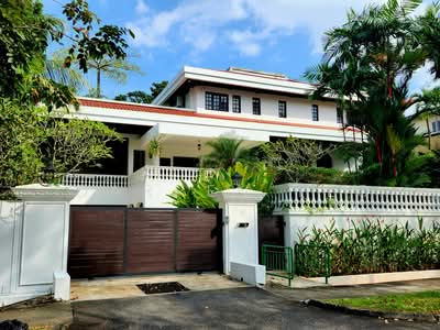 For Rent - ❤️ Beautifully Maintained & Very Private Good Class Bungalow ❤️