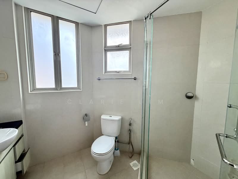 Spacious 4 Bedrooms Condo for rent, , 4 Bedrooms, 1,600 sqft, Apartment For Rent, by Clarie Lim, 500100703 - Bathroom - PropertyGuru.com.sg