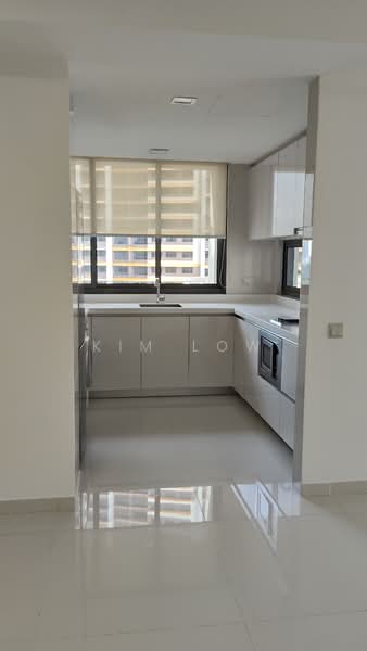Sky Habitat, 9 Bishan Street 15, 2 Bedrooms, 1,206 sqft, Condominium For Rent, by Kim Low, 500100713 - Kitchen - PropertyGuru.com.sg
