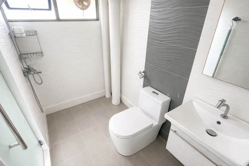 723 Tampines Street 72 HDB Flat For Sale at S$ 680,000 | PropertyGuru Singapore - Bathroom