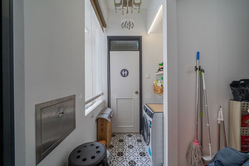 Regent Heights Condominium For Sale at S$ 1,500,000 | PropertyGuru Singapore - Interior