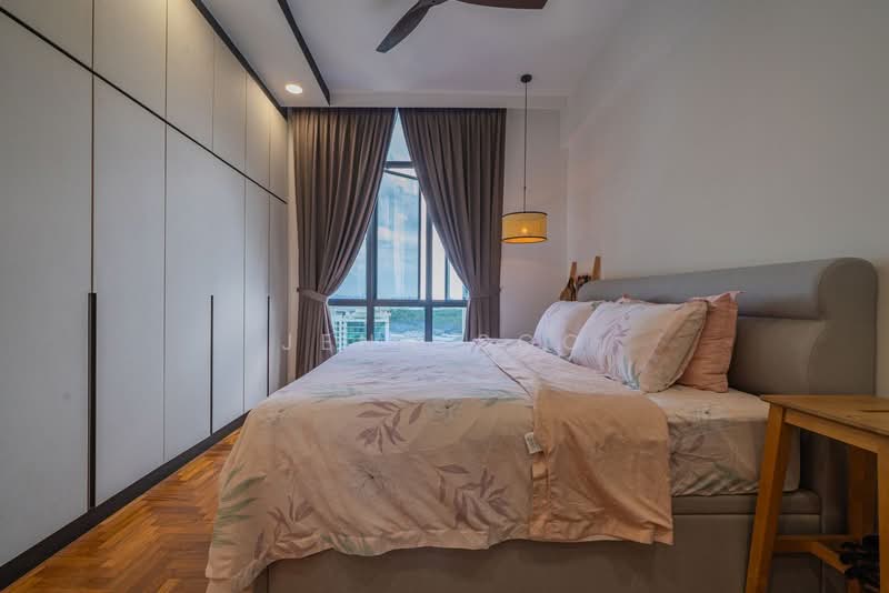 Regent Heights Condominium For Sale at S$ 1,500,000 | PropertyGuru Singapore - Bedroom